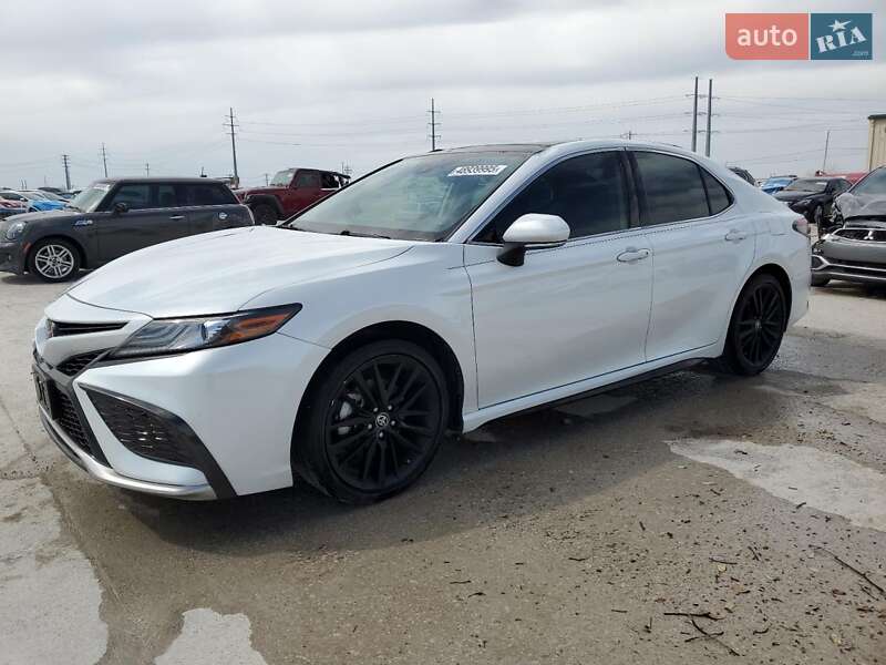 Седан Toyota Camry 2021 в 