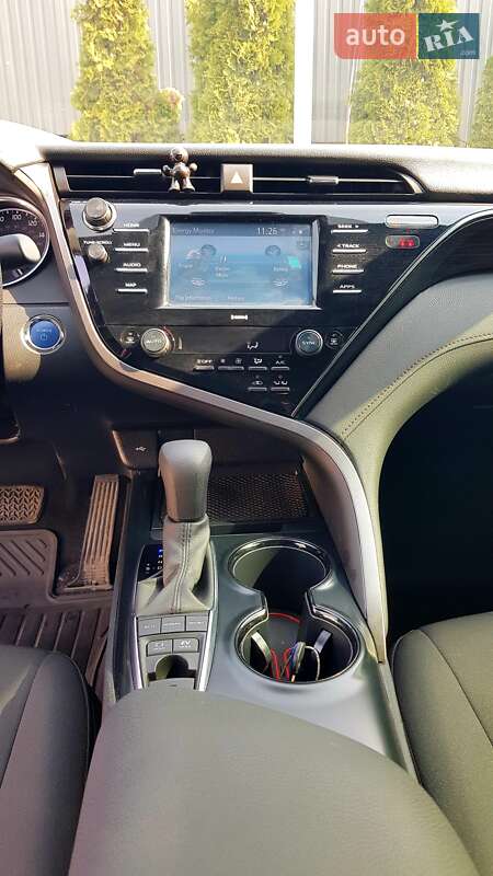 Седан Toyota Camry 2020 в Киеве