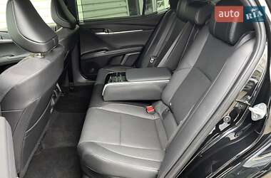 Седан Toyota Camry 2024 в 