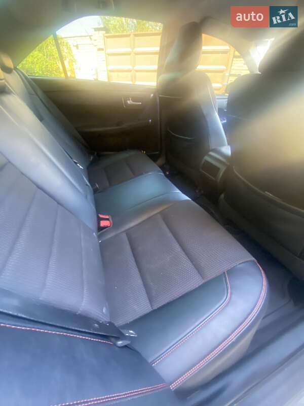 Седан Toyota Camry 2016 в Харькове