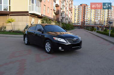 Седан Toyota Camry 2011 в Житомире
