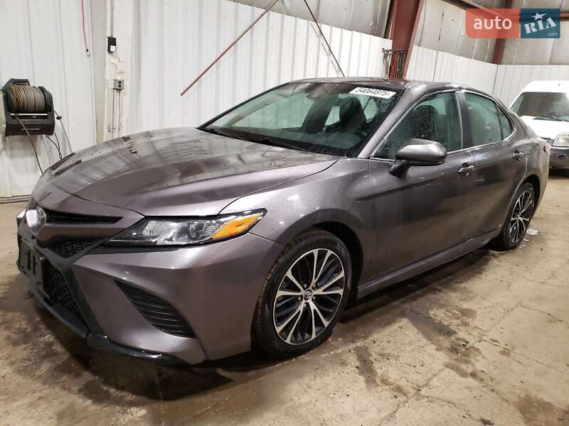 Toyota Camry 2019