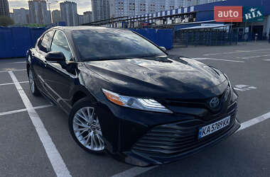 Седан Toyota Camry 2017 в Києві