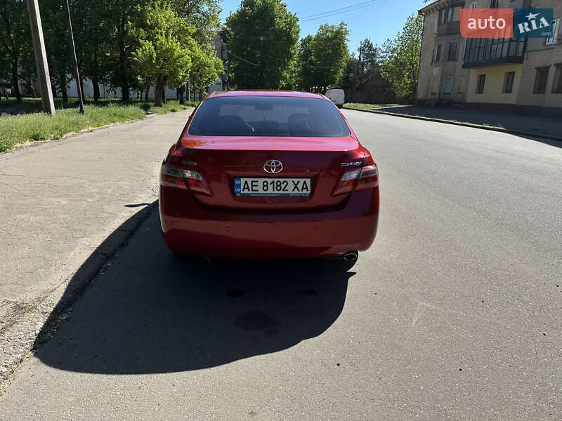 Седан Toyota Camry 2008 в Кривом Роге