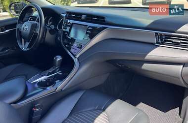 Седан Toyota Camry 2017 в 