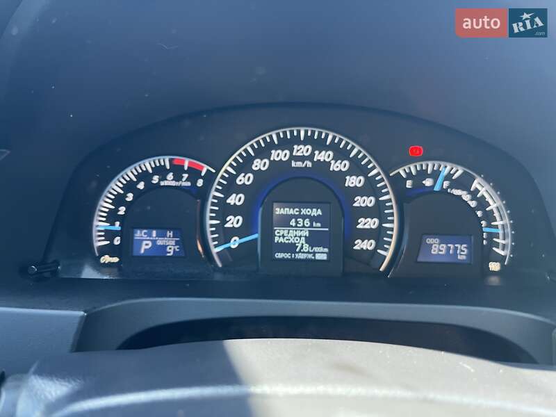 Седан Toyota Camry 2014 в Фастові