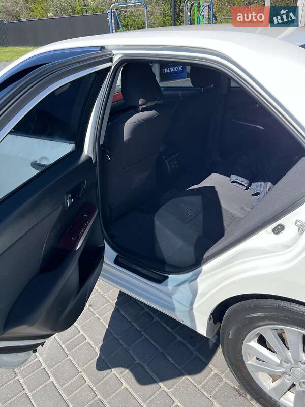 Седан Toyota Camry 2014 в Фастові