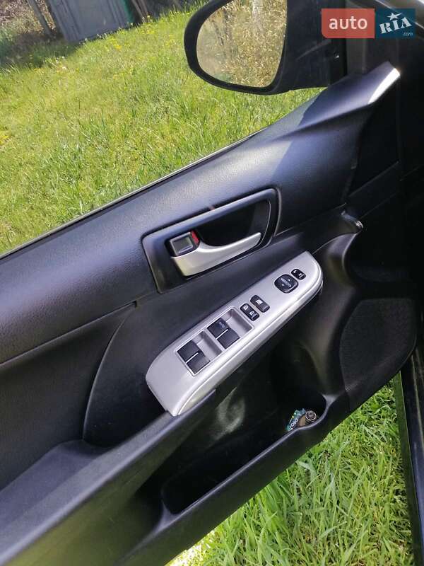 Седан Toyota Camry 2014 в Днепре фото 6 Седан Toyota Camry 2014 в Днепре