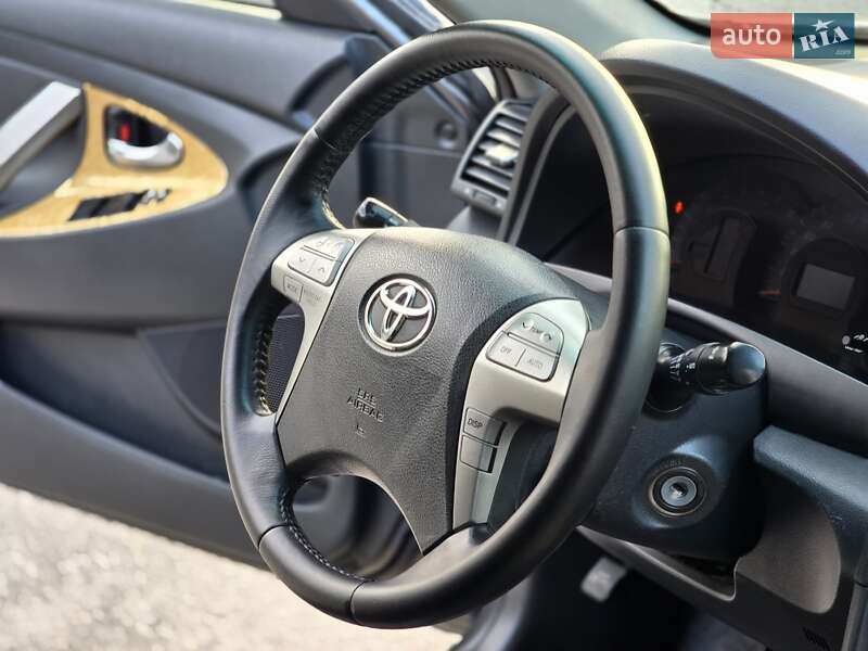 Седан Toyota Camry 2006 в Харькове