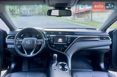 Седан Toyota Camry 2018 в 