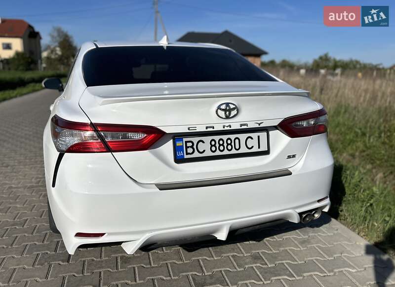 Седан Toyota Camry 2020 в Львове
