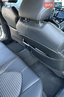 Седан Toyota Camry 2020 в 