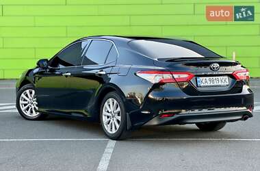 Седан Toyota Camry 2017 в 
