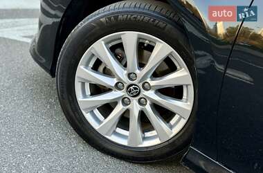 Седан Toyota Camry 2017 в 