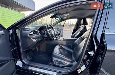 Седан Toyota Camry 2017 в 