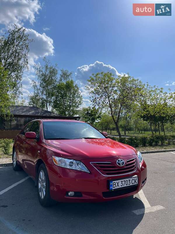 Седан Toyota Camry 2008 в Нетешине