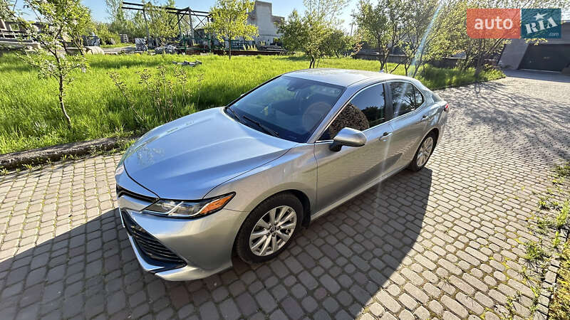 Седан Toyota Camry 2019 в Коломиї