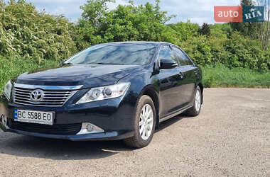 Седан Toyota Camry 2013 в Львове