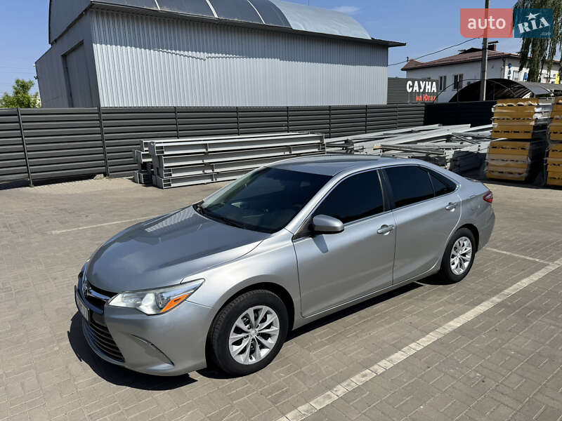 Седан Toyota Camry 2016 в Черкасах