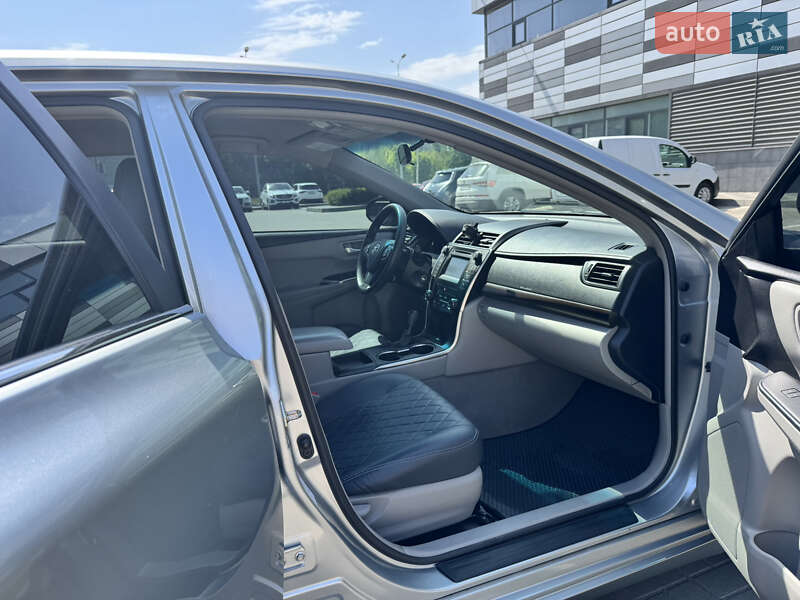 Седан Toyota Camry 2016 в Черкасах