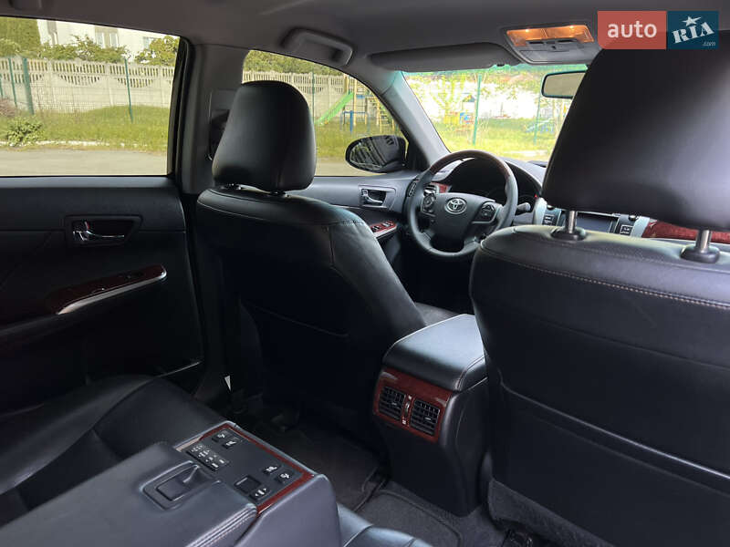 Седан Toyota Camry 2013 в Киеве