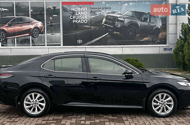 Седан Toyota Camry 2021 в 