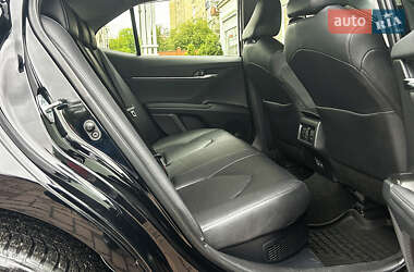 Седан Toyota Camry 2021 в 