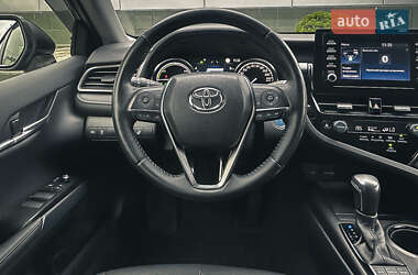 Седан Toyota Camry 2021 в 