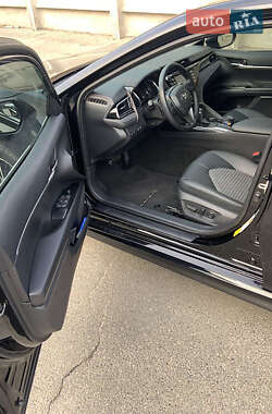 Седан Toyota Camry 2019 в 