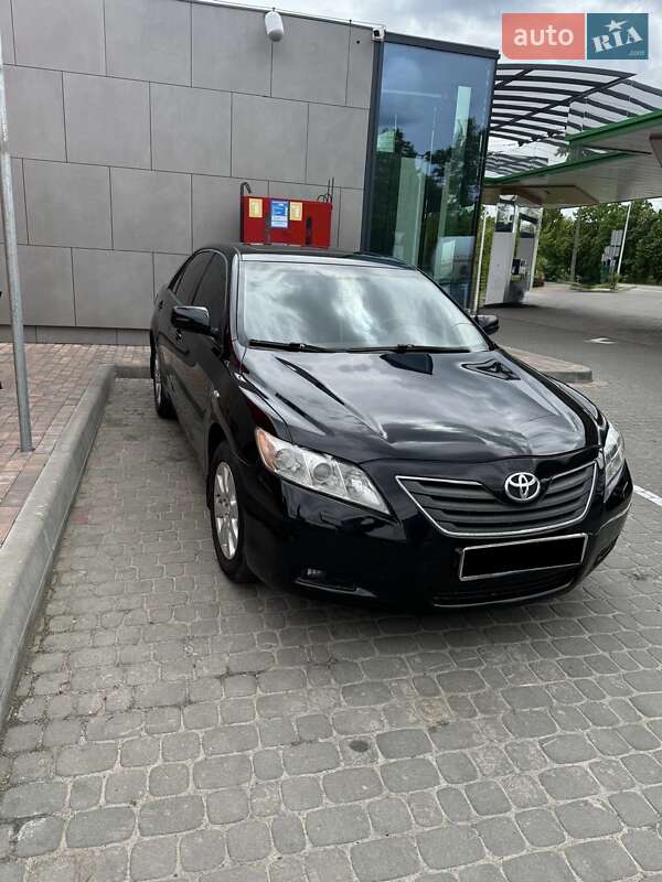 Седан Toyota Camry 2008 в Чернігові