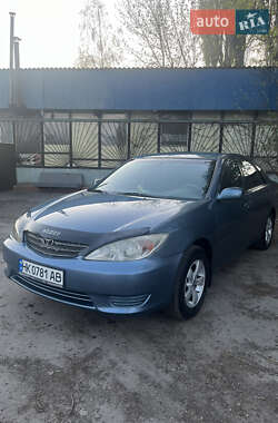 Седан Toyota Camry 2004 в Рівному