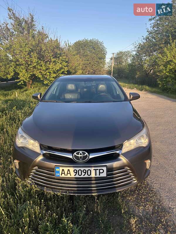 Седан Toyota Camry 2015 в 