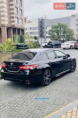 Седан Toyota Camry 2018 в 