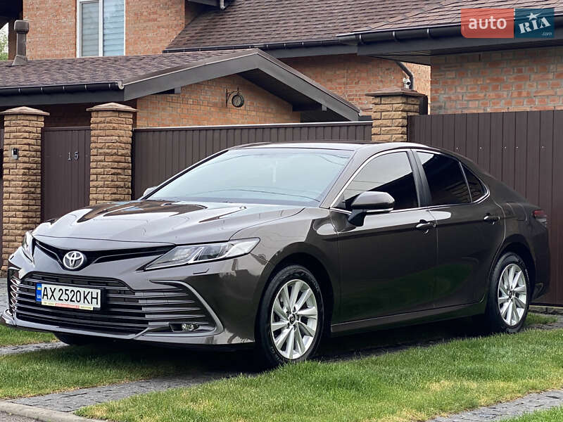 Седан Toyota Camry 2021 в Києві