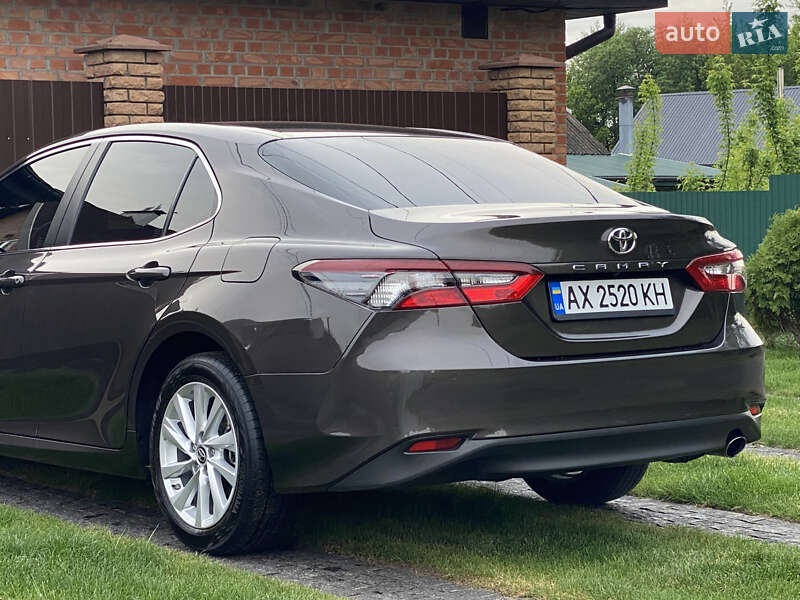 Седан Toyota Camry 2021 в Києві