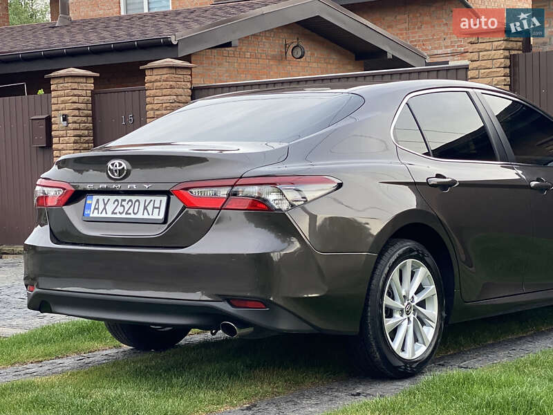 Седан Toyota Camry 2021 в Києві
