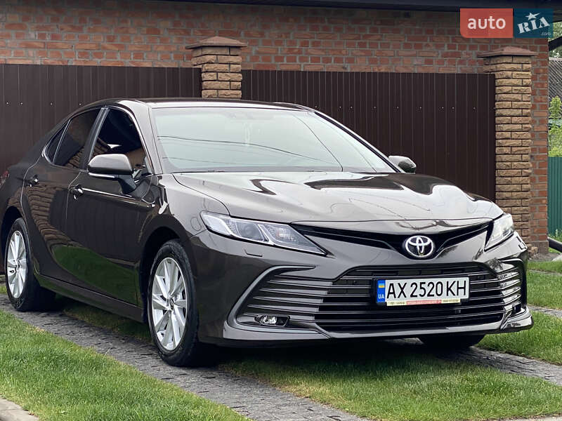 Седан Toyota Camry 2021 в Києві