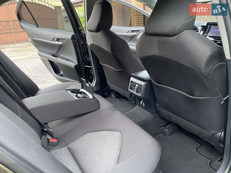 Седан Toyota Camry 2021 в Києві