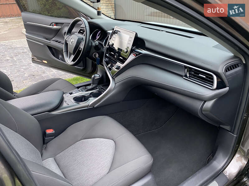 Седан Toyota Camry 2021 в Києві