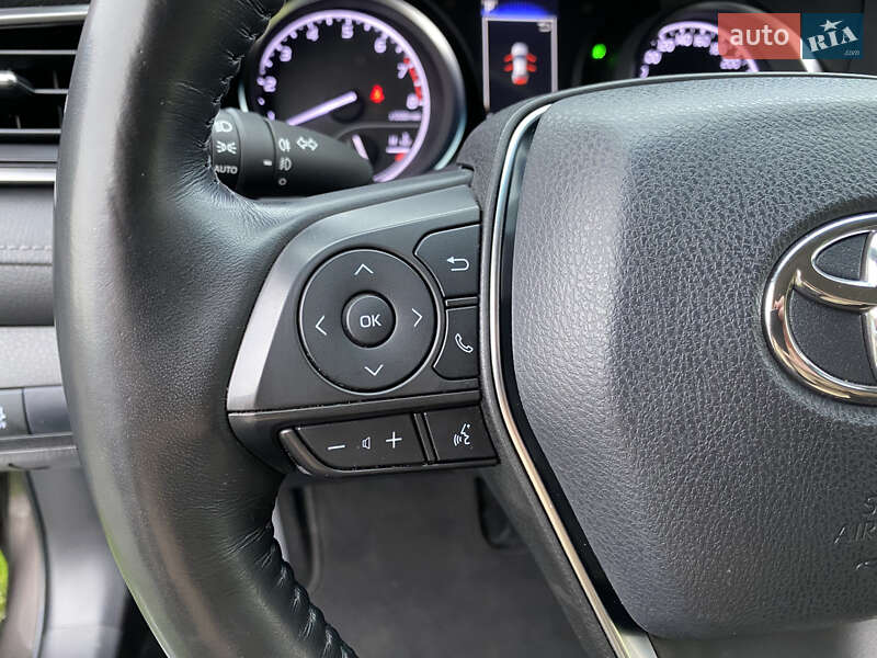 Седан Toyota Camry 2021 в Києві