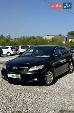 Седан Toyota Camry 2008 в Кривом Роге