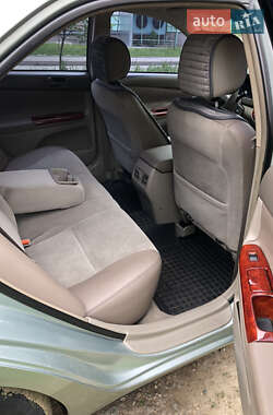 Седан Toyota Camry 2004 в 