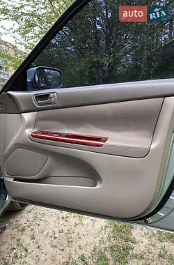 Седан Toyota Camry 2004 в 