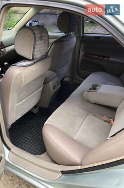 Седан Toyota Camry 2004 в 