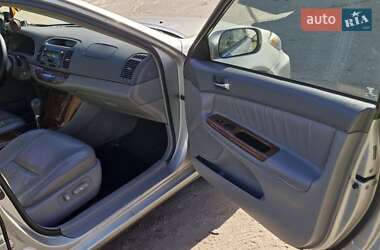 Седан Toyota Camry 2004 в 