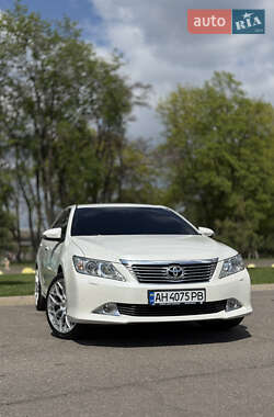 Седан Toyota Camry 2012 в Краматорске