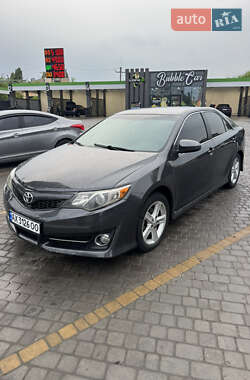 Седан Toyota Camry 2014 в Харькове