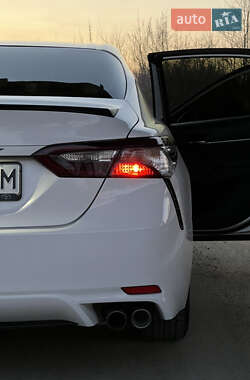Седан Toyota Camry 2017 в 