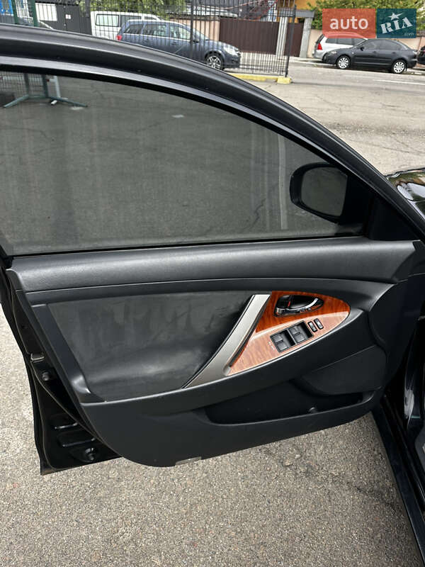 Седан Toyota Camry 2010 в Києві