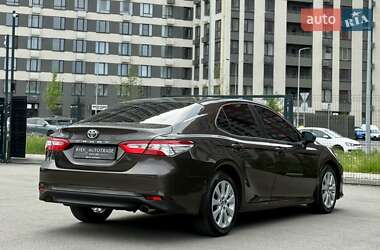 Седан Toyota Camry 2019 в 
